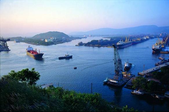 Icon Energy Transitions Panamax Bulker Alfa to Fixed-Rate Charter