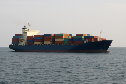 IMO Advises Ships to Avoid Strait of Hormuz Amid U.S.-Iran Tensions