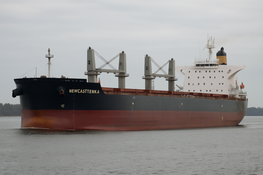 Himalaya Shipping Charters LNG Dual-Fuel Newcastlemax Mount Aconcagua