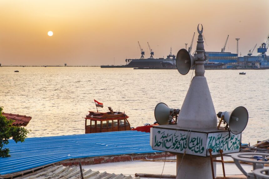 Olympic Luck Becomes First Supertanker to Use Suez Amid Houthi Threats
