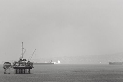 Houthi Drone Strikes Target Saudi Oil Transport Facilities