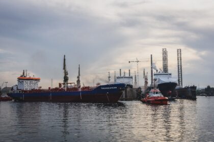 India Urges De-Escalation Amid Hormuz Tensions and Shipping Attacks
