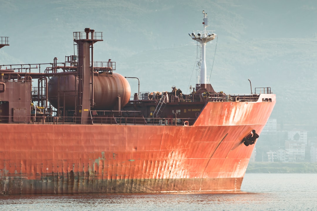 Geopolitical Tensions Escalate for Shipping in Hormuz and Red Sea