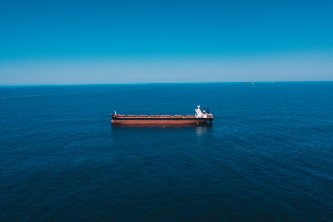 Houthi Naval Blockade Forces Saudi Oil to Reroute, Tightens Tanker Supply