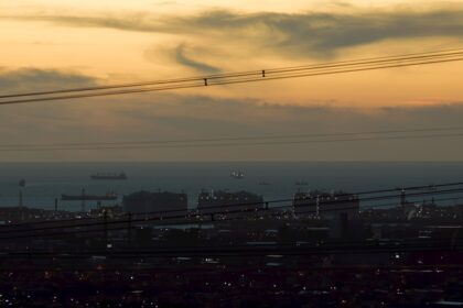 Iran Issues Stark Warnings Amid U.S. Military Threats in Gulf