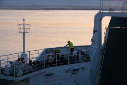 Seafarer Happiness Index Shows Decline Amid Persistent Challenges