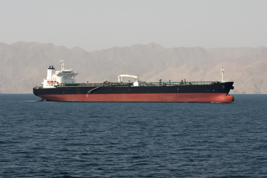Iran Threatens US Warships Over Strait of Hormuz Navigation Routes