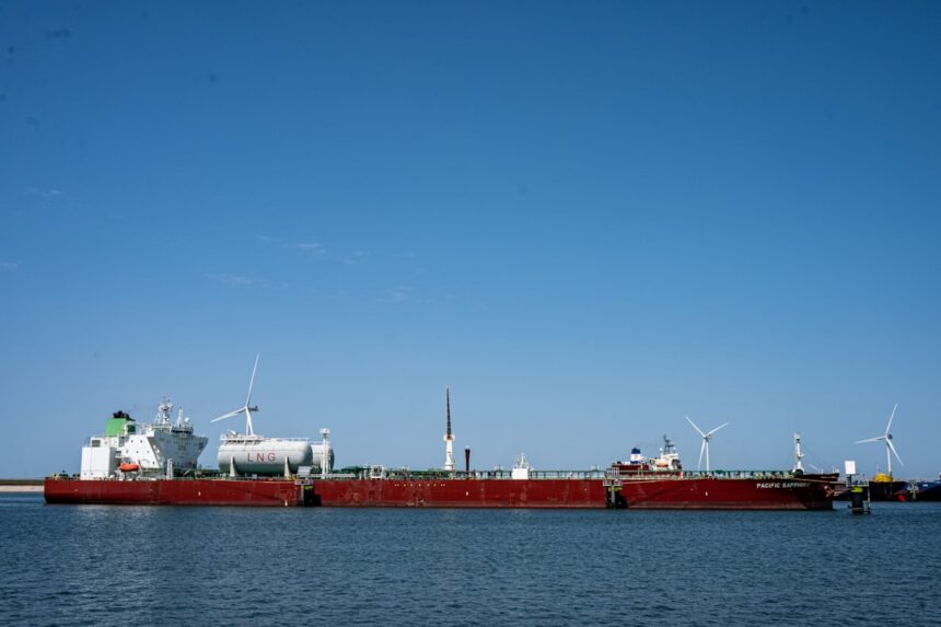 Dirty Tanker Loadings Plummet 62% from Russian Black Sea Ports