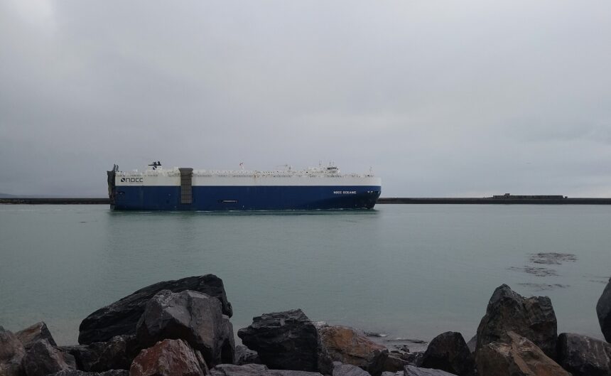 Min Jiang Kou Crew Rescued After Engine Room Fire South of Costa Rica