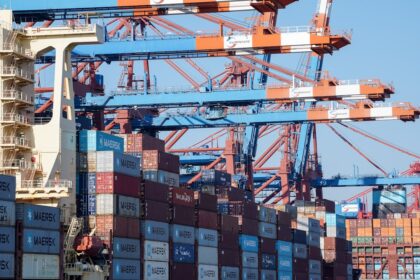 Wan Hai Orders Eight Container Ships for Nearly $1 Billion