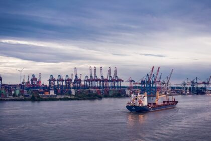 Increased Attacks on Shipping in Strait of Hormuz Amid Ongoing Conflict