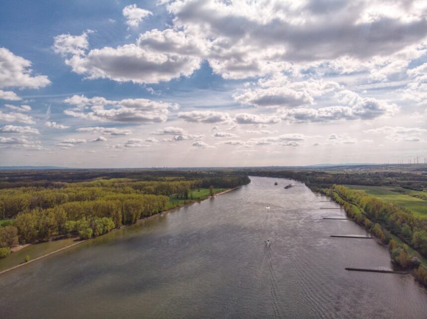 Record Low Water Levels Disrupt Oil Logistics on the Rhine