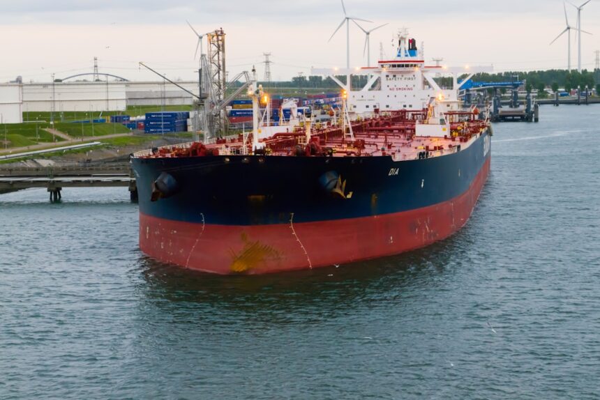 Saudi Aramco Resumes Oil Loading in Strait of Hormuz Amid Tensions