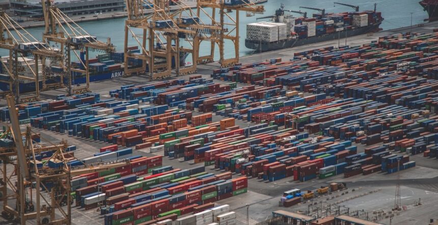 Asia-US Container Shipping Rates Rise Amid East Asian Port Congestion