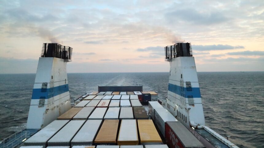 Transit of Vessels Through Strait of Hormuz Falls to Five Daily
