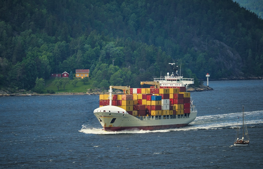 Container Carriers Shift to Owned Tonnage for Fleet Stability