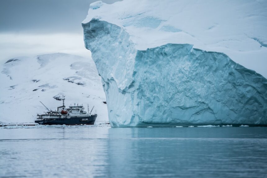Russia Estimates $116 Billion Investment for Arctic Shipping Corridor