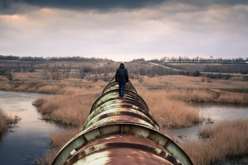 Saudi Pipeline Outage Risks 4% of Global Oil Supply Loss