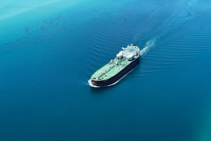 Oman Tows Tanker El Gaia to Port Amid Ongoing Crew Search