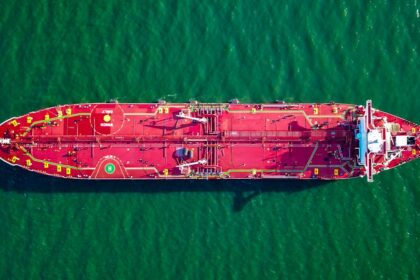 Chinese Shipbuilders Secure Record Orders Amid Geopolitical Tensions