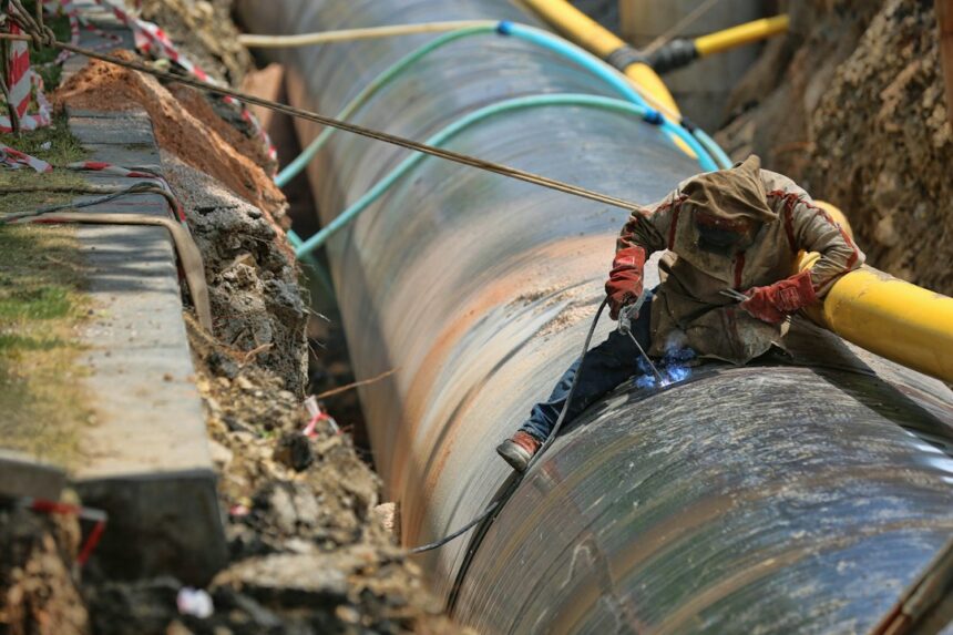Pipeline Closure Halts Production at Libya's El Sharara Oil Field