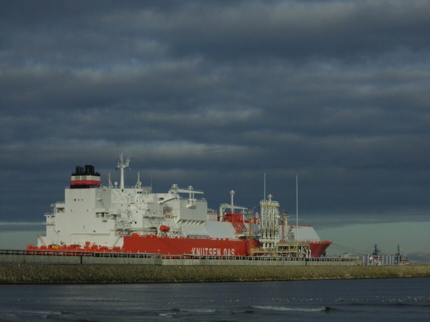 Lloyd's Register Evaluates 200,000m³ LNG Carriers for Fleet Renewal