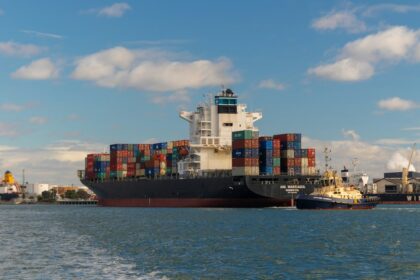 Bahrain Advocates for Unconditional Reopening of Strait of Hormuz