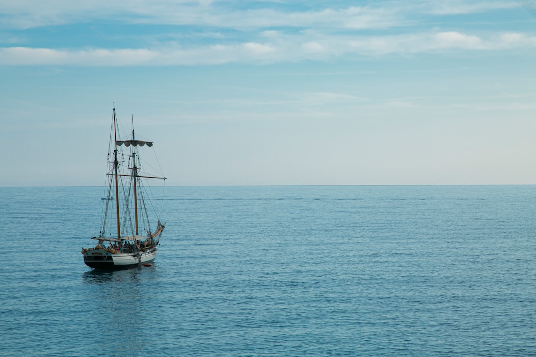 Maersk and Hapag-Lloyd Expand Suez Services Amid Red Sea Risks