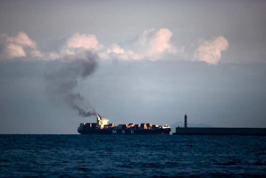 HMM Platinum Boxship Seeks Refuge in South Africa After Fire Incident