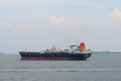 Vitol Bunkers to Launch LNG Bunkering in Singapore and Asia